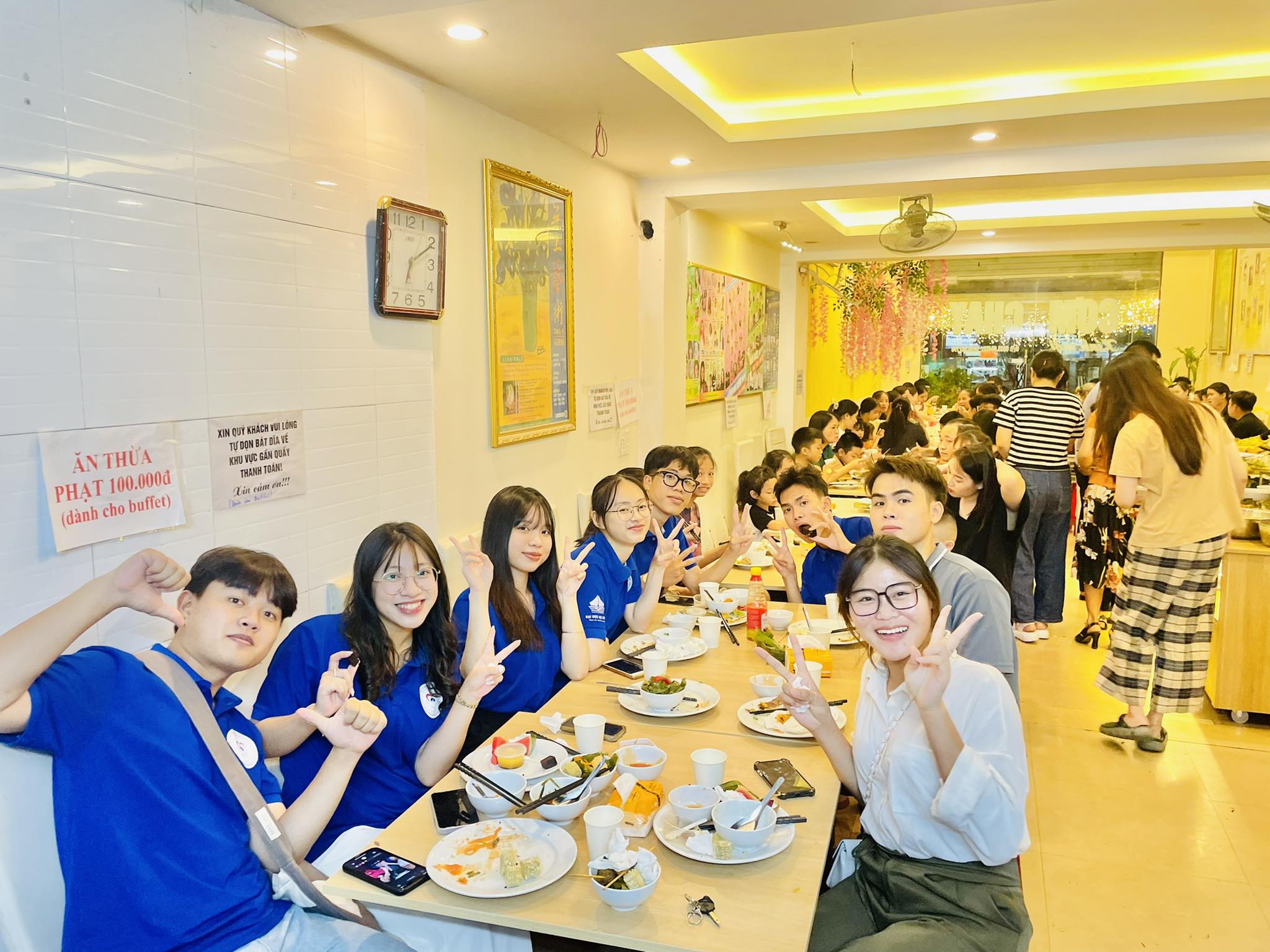 Không gian nhà hàng buffet chay